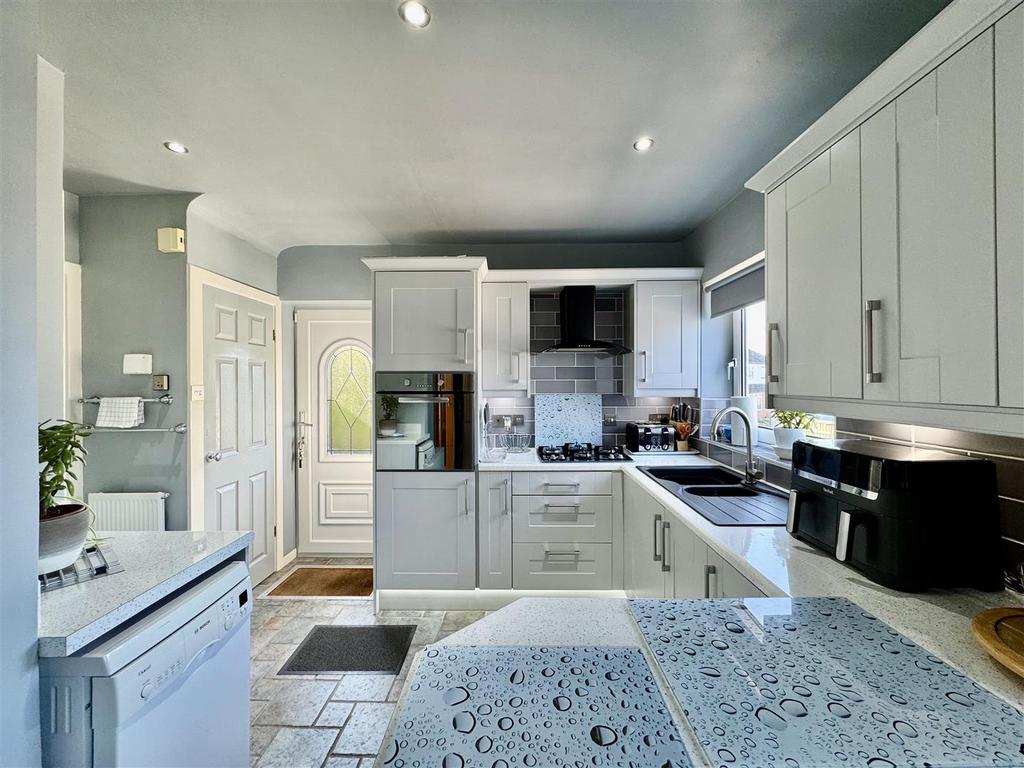Dining kitchen