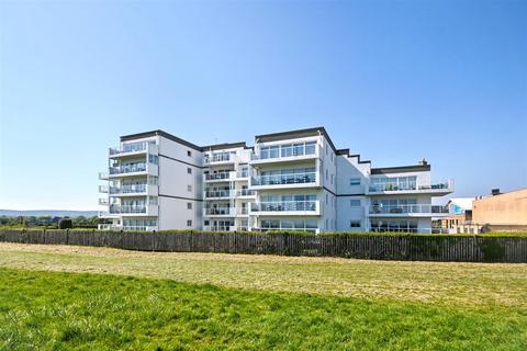 2 bedroom flat for sale, Royal Parade, Eastbourne