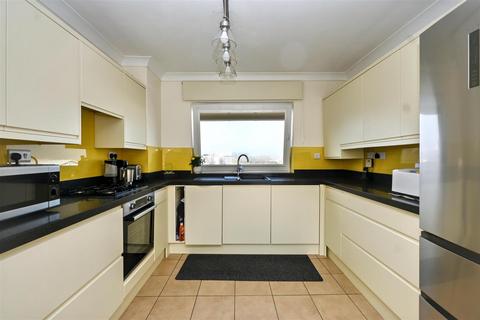 2 bedroom flat for sale, Royal Parade, Eastbourne
