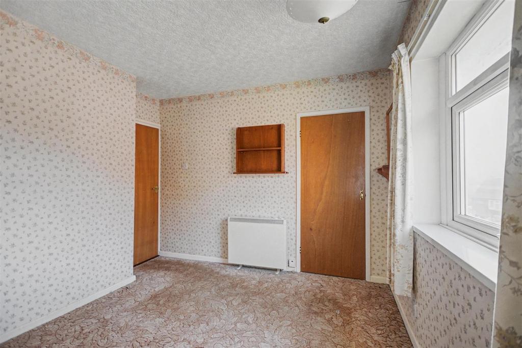 Bedroom 1 2.jpeg