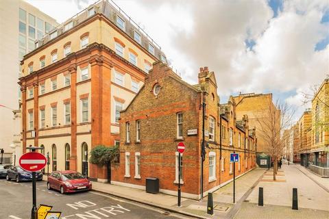 Studio to rent, Newton Street, London WC2B