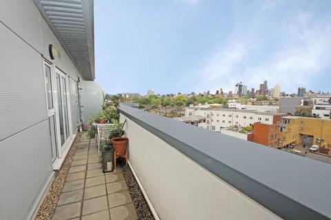 1 bedroom flat to rent, Clapham Road, London SW9