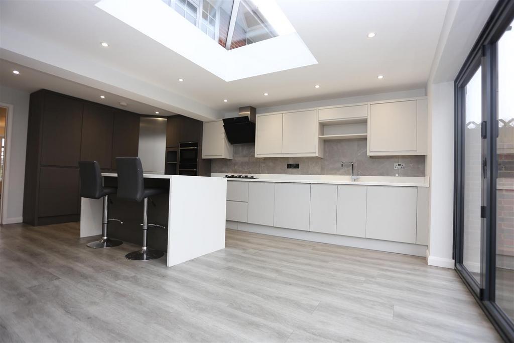 21 brierley gardens (23).jpg