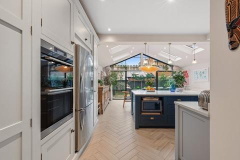 undefined, Holstein Avenue, Weybridge, KT13
