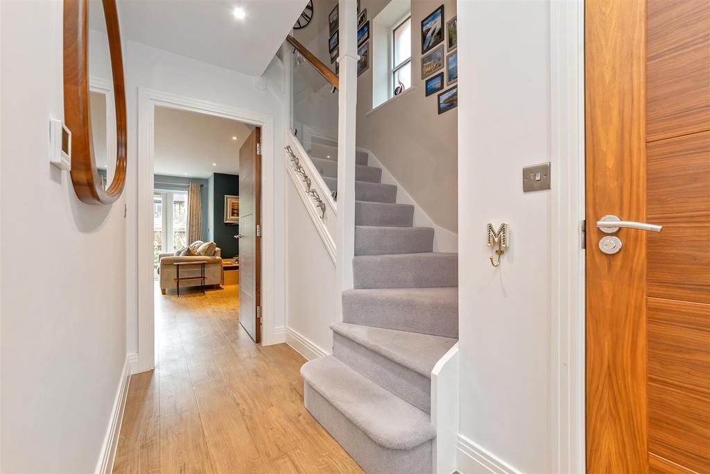 3c Folly Lane-10.jpg