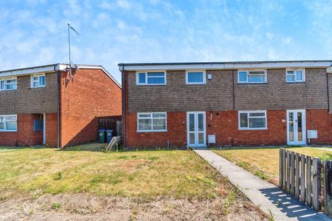 2 bedroom end of terrace house for sale, College Close, Wednesbury
