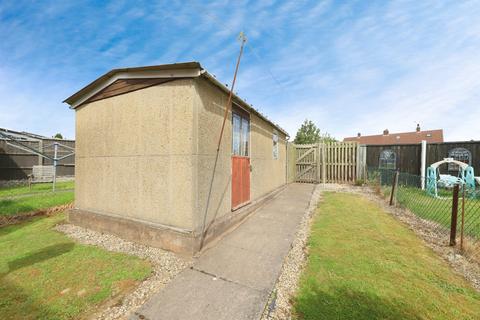 2 bedroom end of terrace house for sale, College Close, Wednesbury