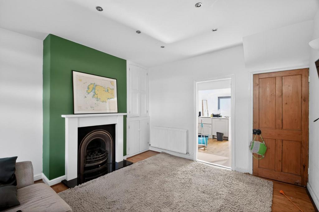 10chestnutgrove-2.jpg