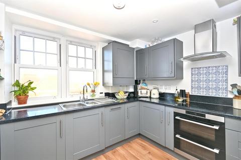 1 bedroom flat for sale, Royal Parade, Eastbourne