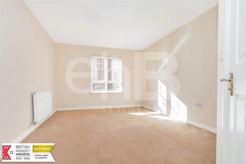 2 bedroom apartment to rent, Turberville Place Warwick