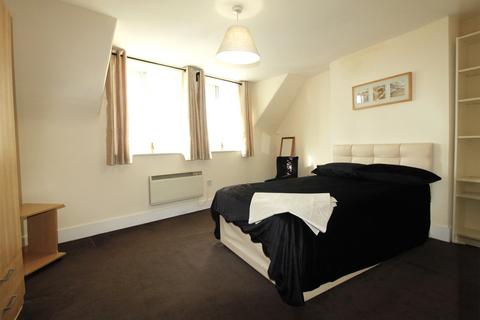 undefined, High Street, Herts EN5