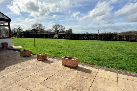 undefined, Hillend, Twyning GL20