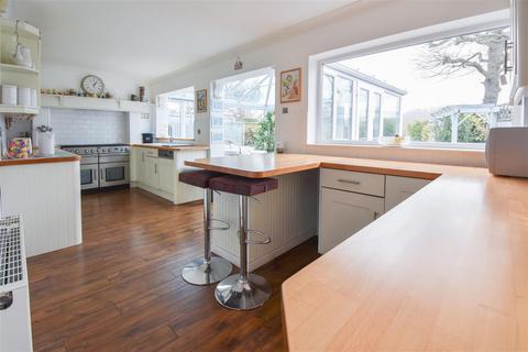 4 bedroom detached house for sale, Plovers Mead, Wyatts Green, Brentwood