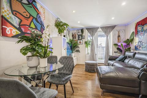 2 bedroom flat for sale, Poppy Drive, Enfield