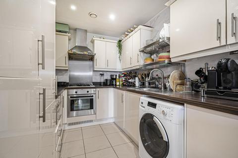 2 bedroom flat for sale, Poppy Drive, Enfield