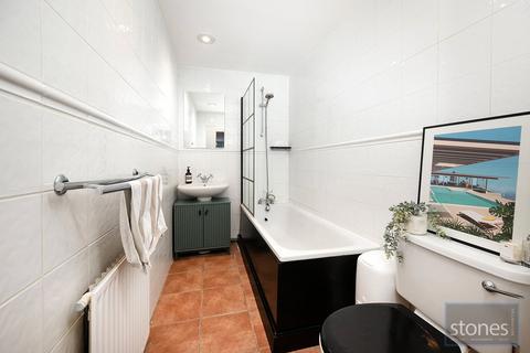 1 bedroom apartment to rent, Upper Park Road, Belsize Park, London, NW3
