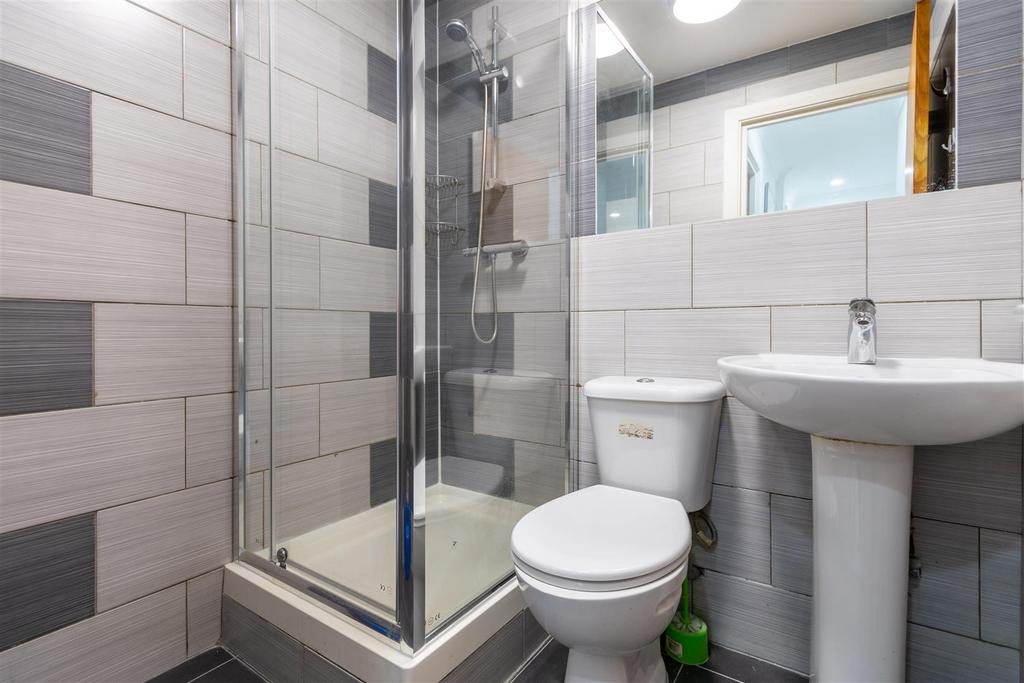 Bathroom (1 of 1).jpg