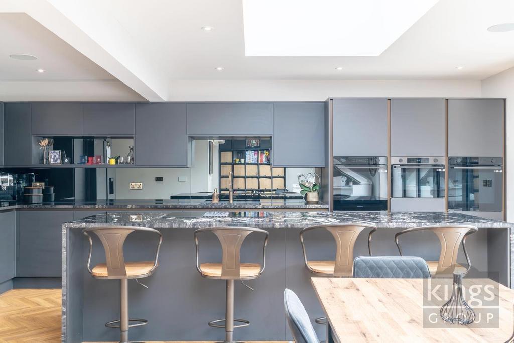 Kitchen (88).jpg