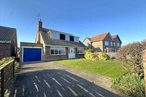 3 bedroom detached bungalow for sale, Muston Road, Filey