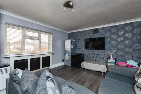 2 bedroom flat for sale, Sylvester Gardens, Ilford, IG6