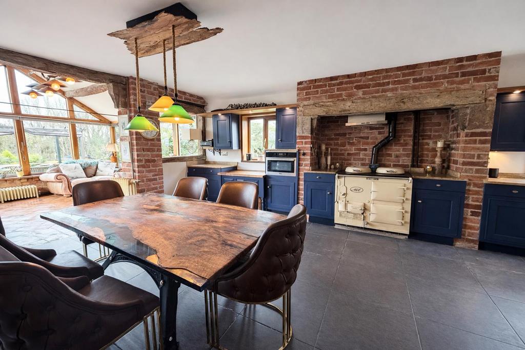 Impressive Open-Plan Dining Kitchen