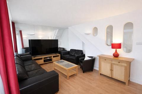 2 bedroom apartment to rent, St. Giles High Street, London WC2H