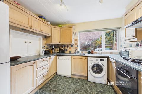 3 bedroom end of terrace house for sale, Worcester Park KT4