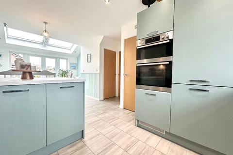 3 bedroom detached house for sale, Ambergate Road, Bilston WV14
