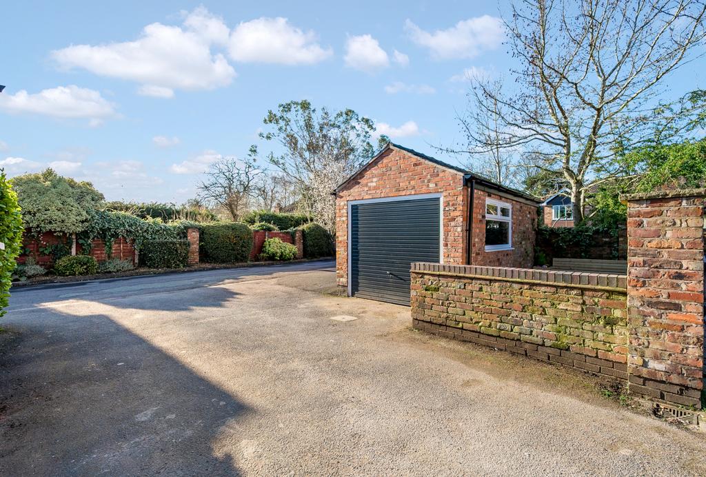 Garage &amp; Garden