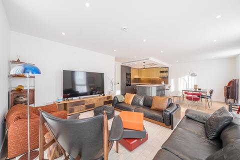 undefined, Merino Gardens, Wapping, E1W