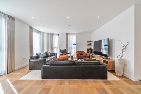 undefined, Merino Gardens, Wapping, E1W