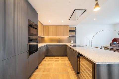 undefined, Merino Gardens, Wapping, E1W