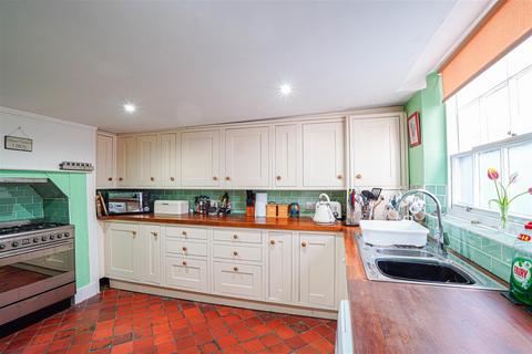 4 bedroom detached house for sale, East Parade, Hastings