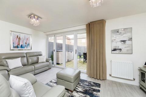 3 bedroom semi-detached house for sale, Green Shank Drive, Mexborough