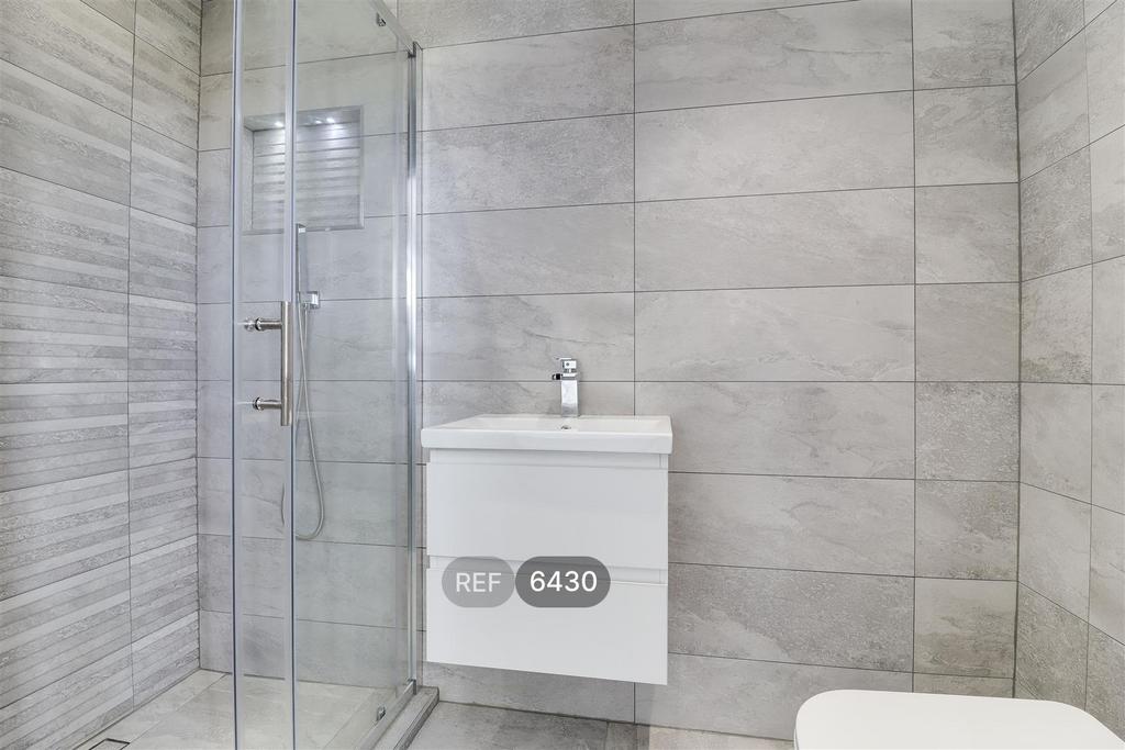 En suite bathroom