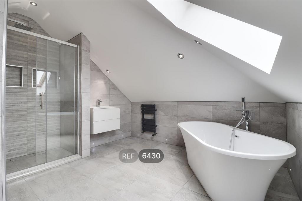 En suite bathroom
