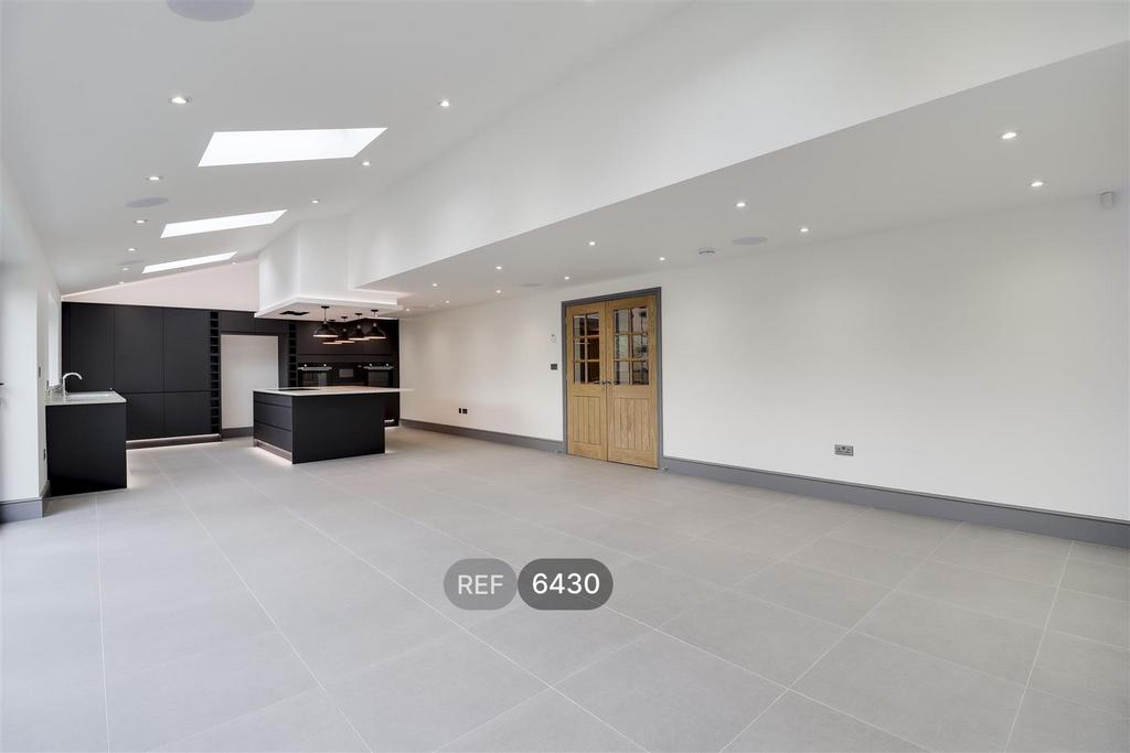 Kitchen/Living area