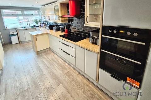 3 bedroom semi-detached house for sale, Clandon Avenue, Tunstall, Staffordshire ST6