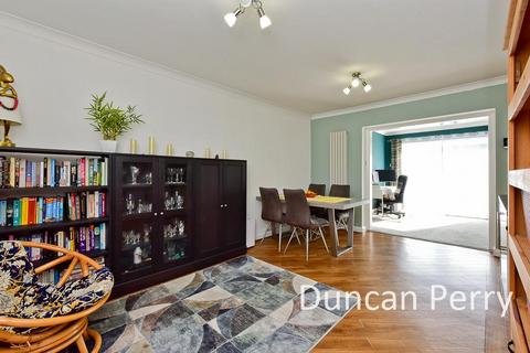 2 bedroom detached bungalow for sale, Field View Road, Potters Bar EN6