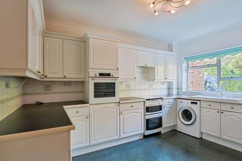 3 bedroom flat for sale, Wallace Road, Broadstone, Dorset, BH18