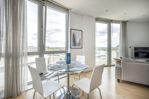 2 bedroom flat to rent, Plaza Gardens London SW15