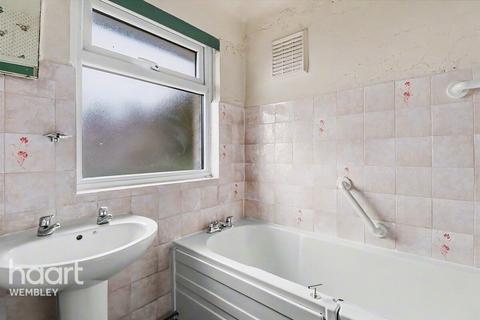3 bedroom semi-detached house for sale, Barn Hill Estate