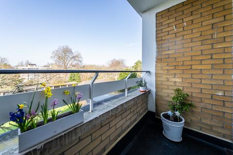 2 bedroom flat to rent, Keswick Road London SW15