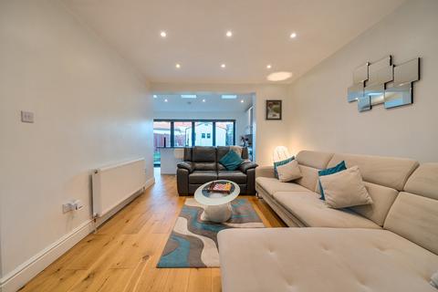 4 bedroom end of terrace house for sale, Clauson Avenue, Northolt