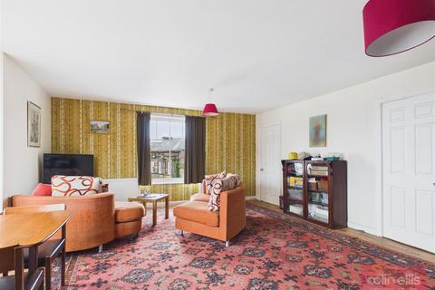 2 bedroom flat for sale, York Place, Scarborough