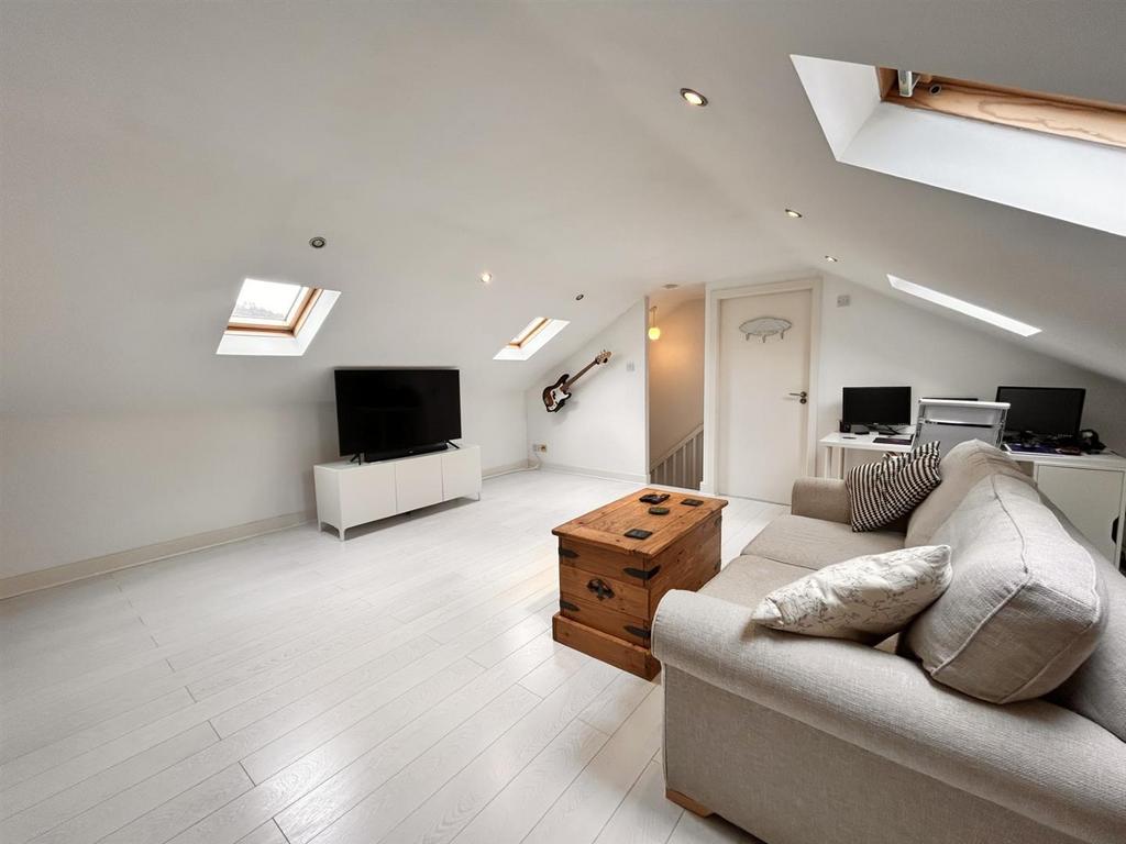 Bedroom 1.2.jpg