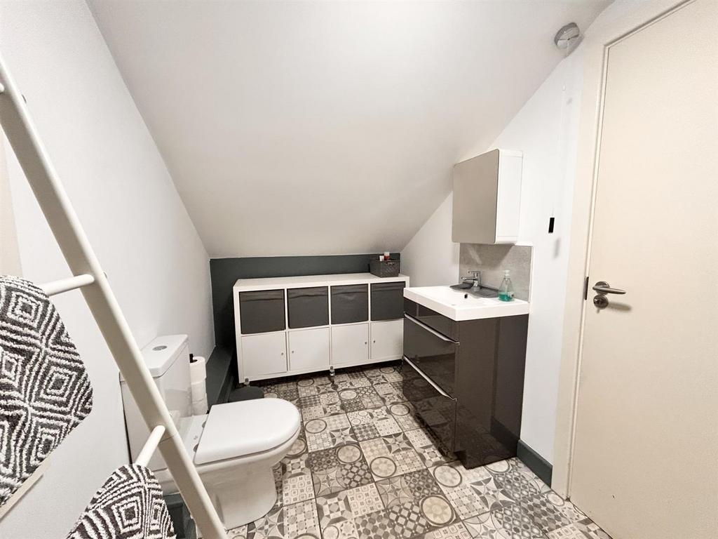 En Suite 2.jpg
