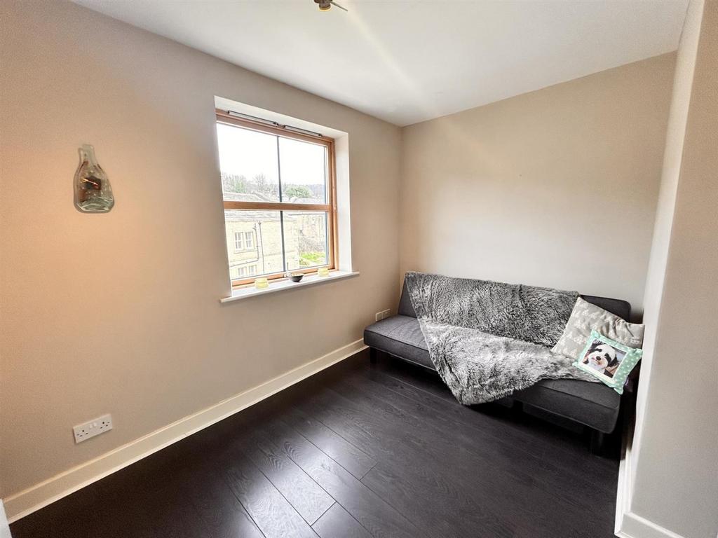Bedroom 3.jpg