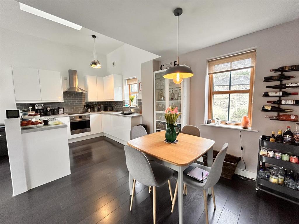 Kitchen living 2.jpg