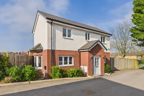 2 bedroom detached house for sale, Savoy Close, Hemel Hempstead, HP2